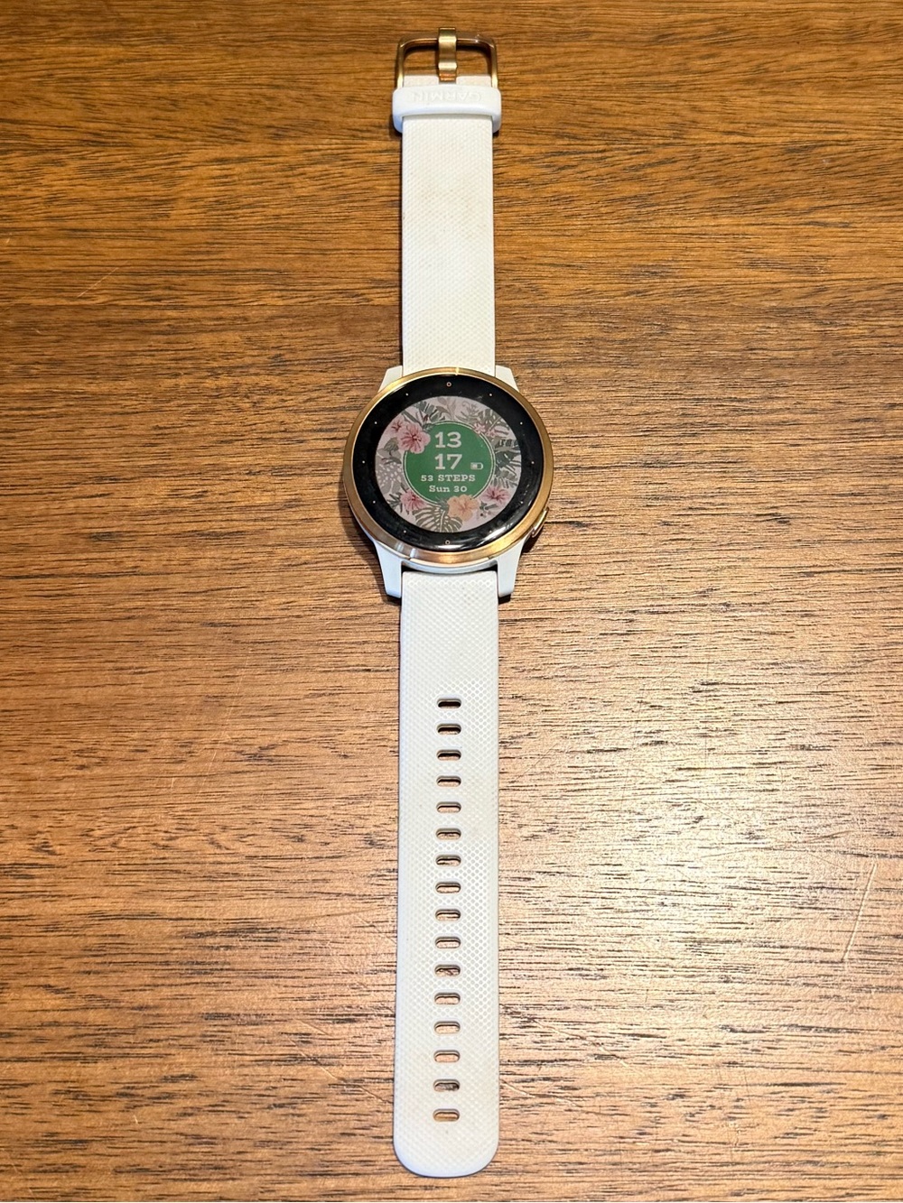 Vivoactive 4S White Smartwatch with Heart Rate Sensor - with charger